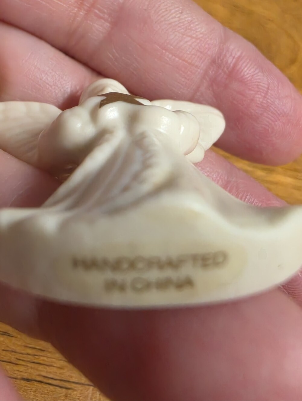 Lenox Fine Porcelain Christmas Angel Brooch Pin Holding 24K Gold Star - Picture 5 of 6